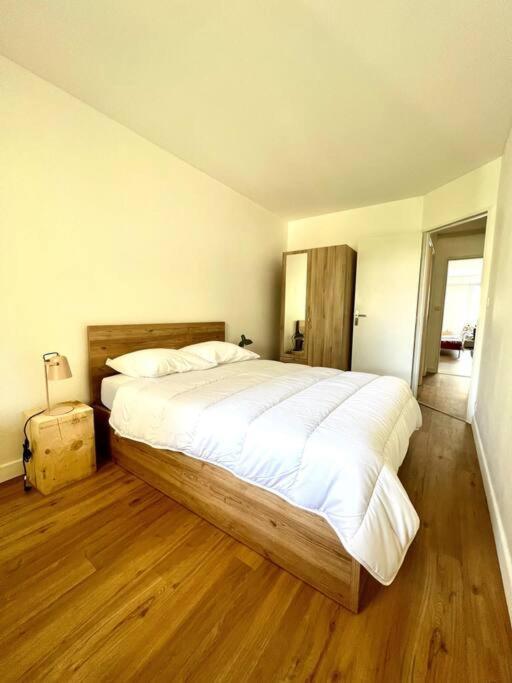 Superbe Appartement Avec Parking La Rochelle  Exteriör bild