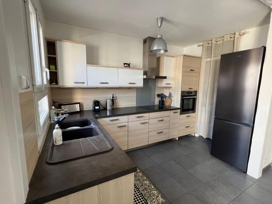 Superbe Appartement Avec Parking La Rochelle  Exteriör bild