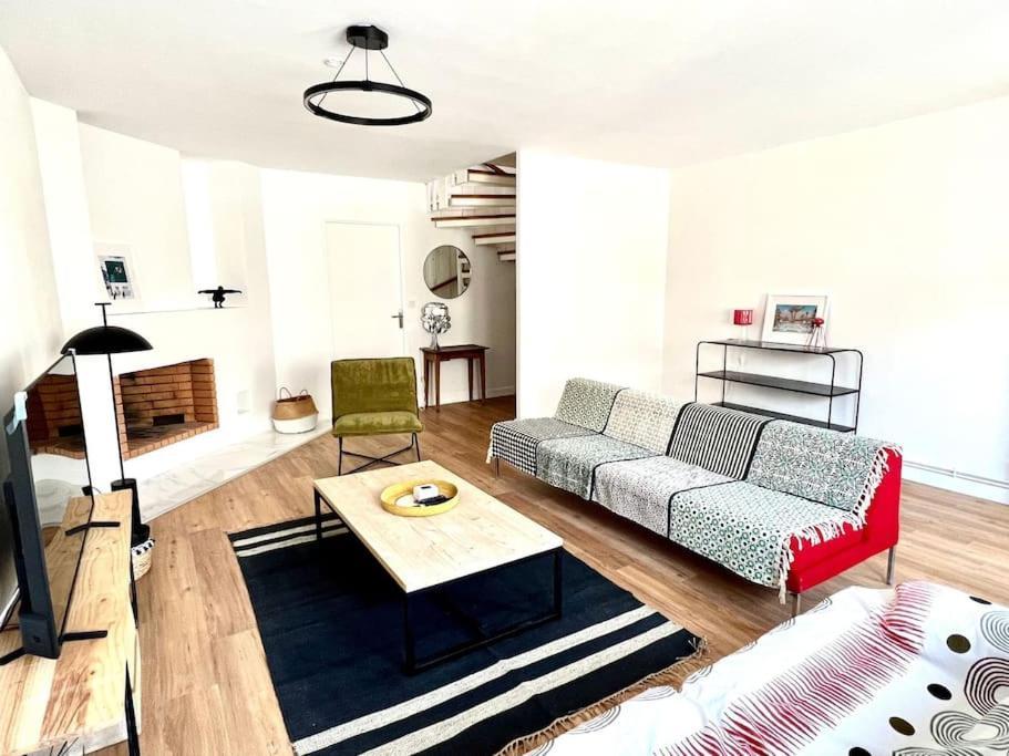 Superbe Appartement Avec Parking La Rochelle  Exteriör bild