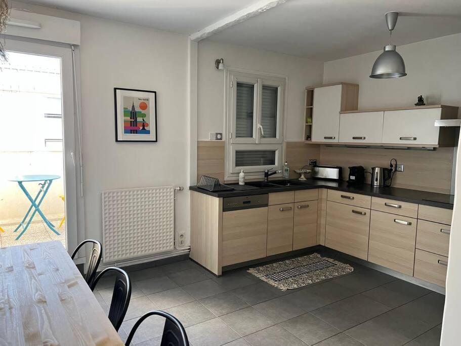 Superbe Appartement Avec Parking La Rochelle  Exteriör bild