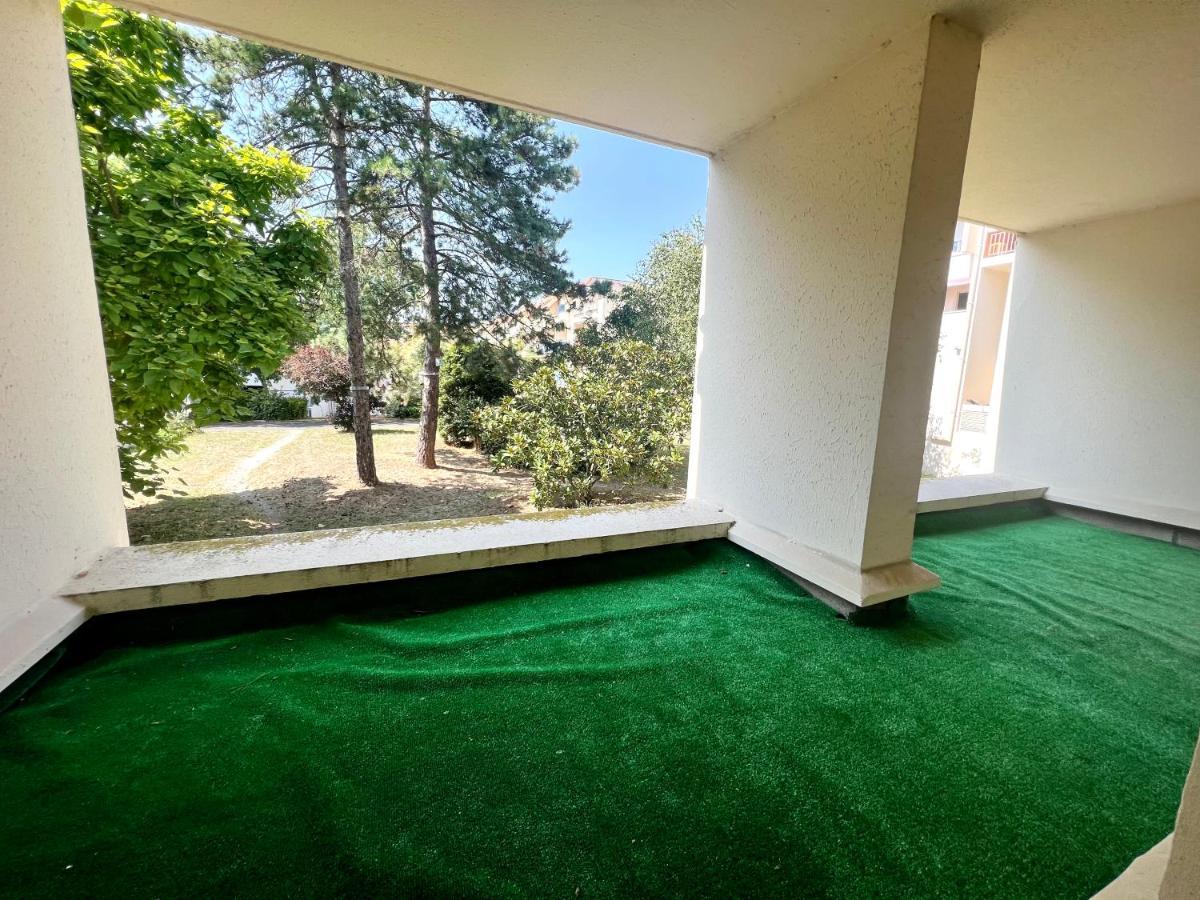 Superbe Appartement Avec Parking La Rochelle  Exteriör bild